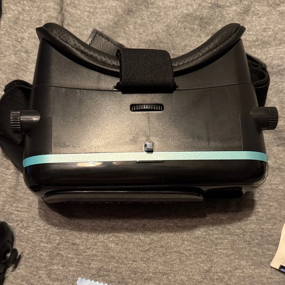 Utopia 360 Black VR Headset with Controller. Virtual Reality Excellent Condition